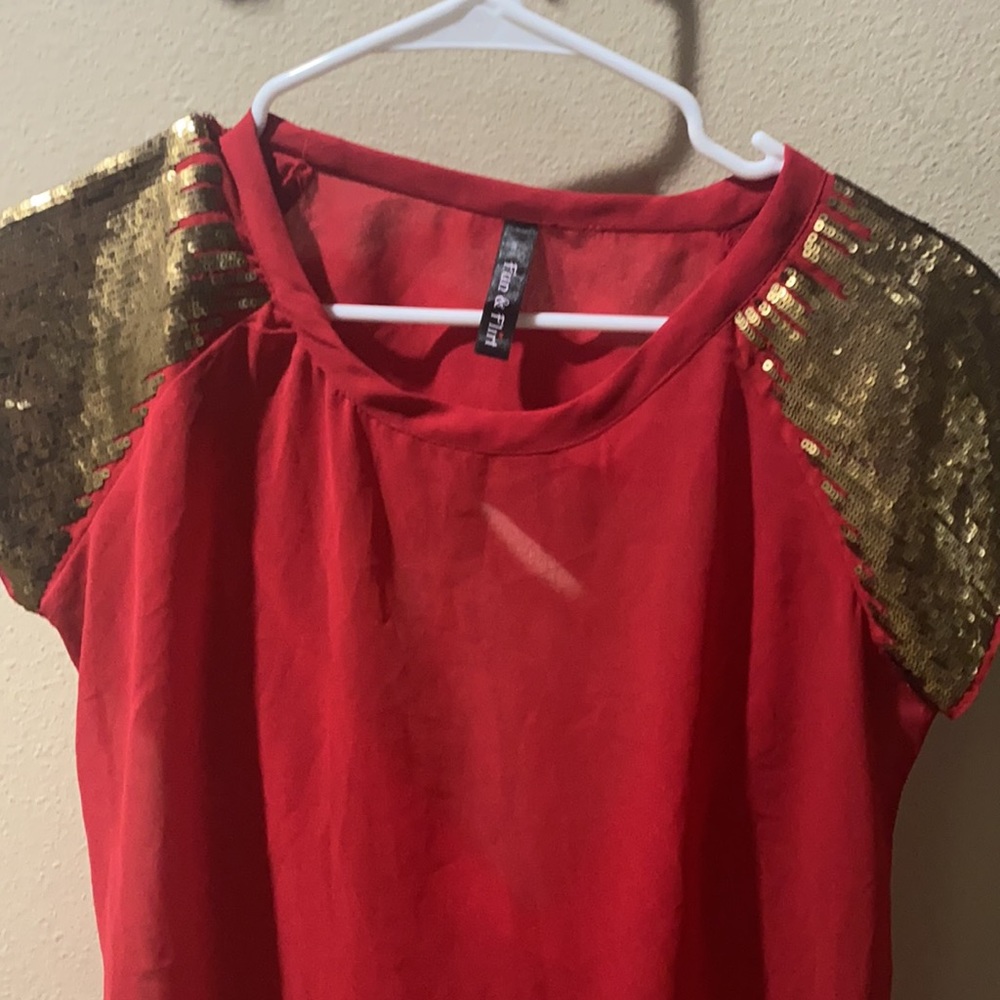 Red blouse - Picture 2 of 5